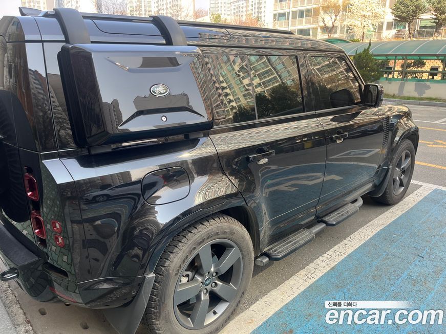 Land Rover Defender 2025