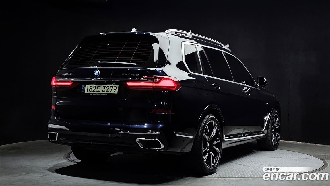 BMW X7 2021
