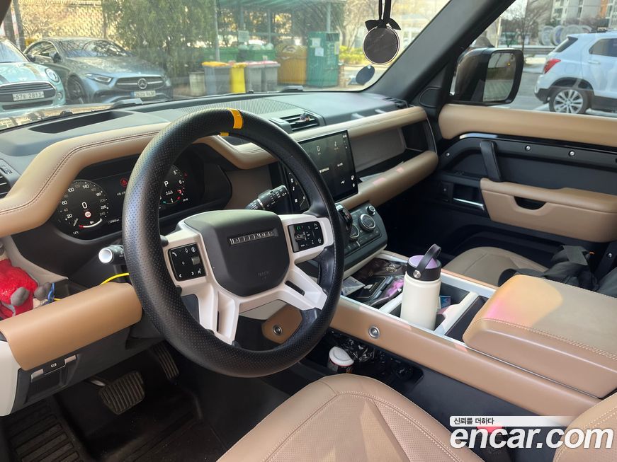 Land Rover Defender 2025