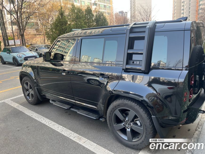 Land Rover Defender 2025