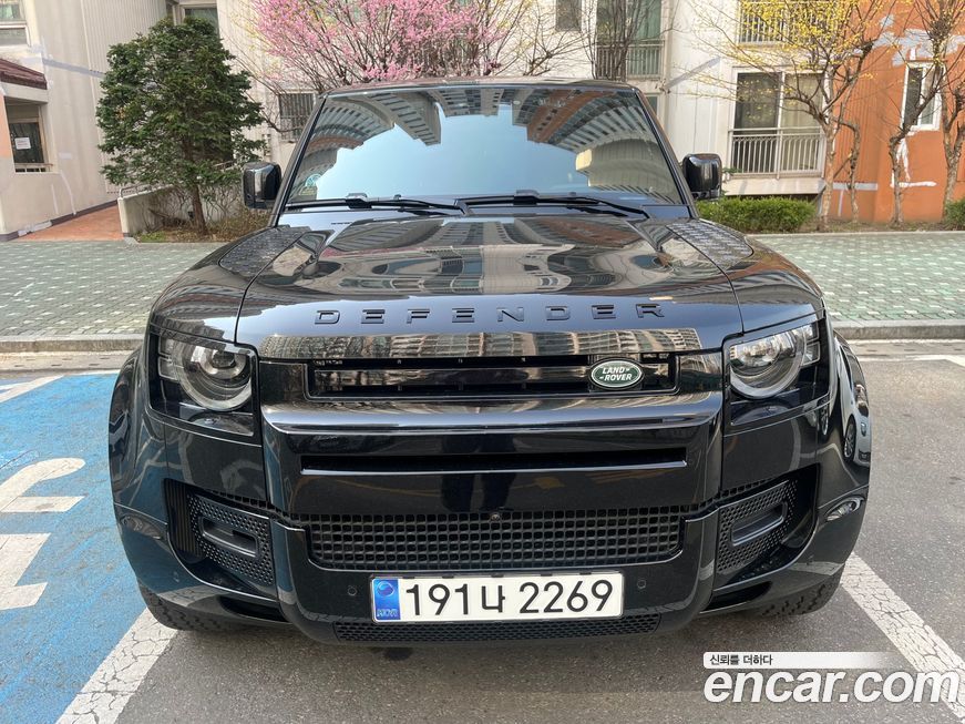 Land Rover Defender 2025