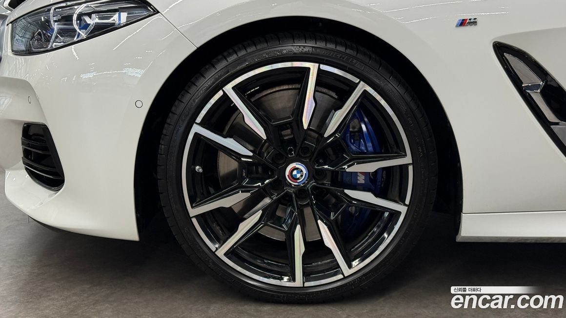 BMW 8-Series 2024