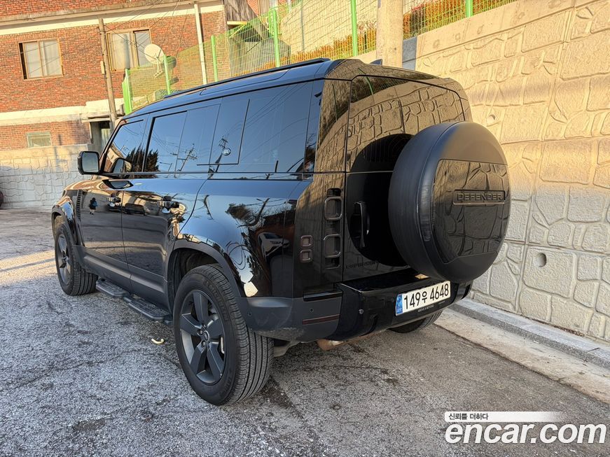 Land Rover Defender 2023