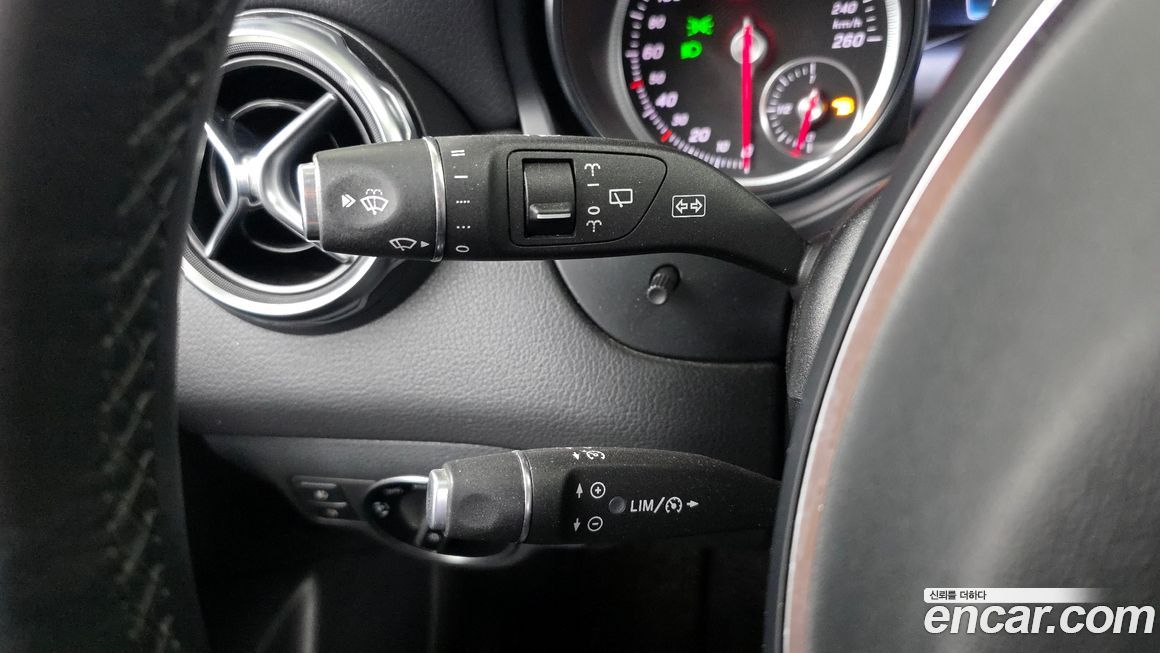 Mercedes-Benz GLA-Class 2019