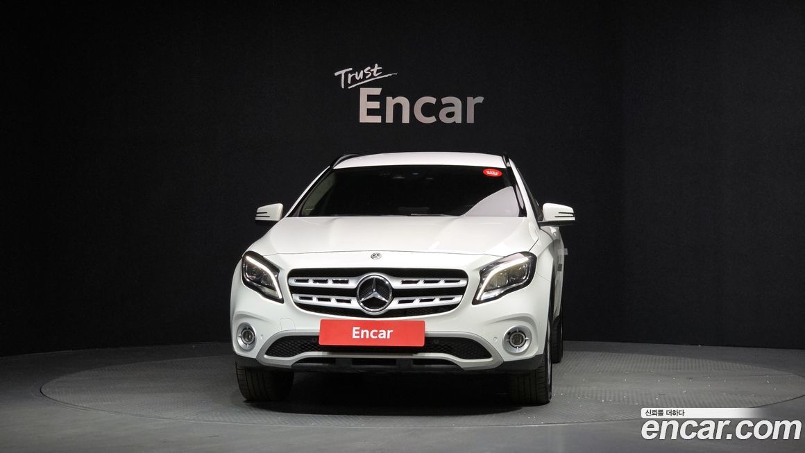 Mercedes-Benz GLA-Class 2019