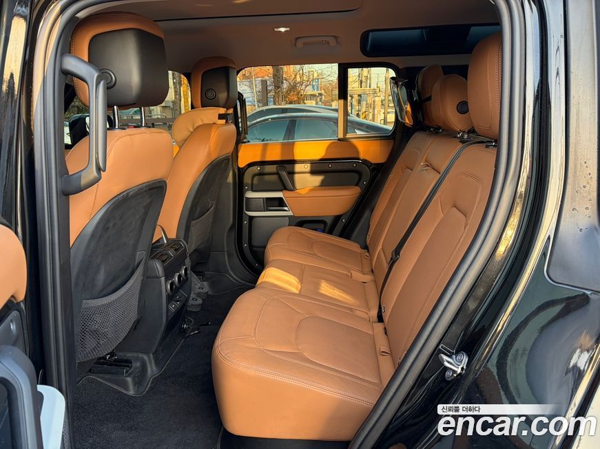 Land Rover Defender 2023
