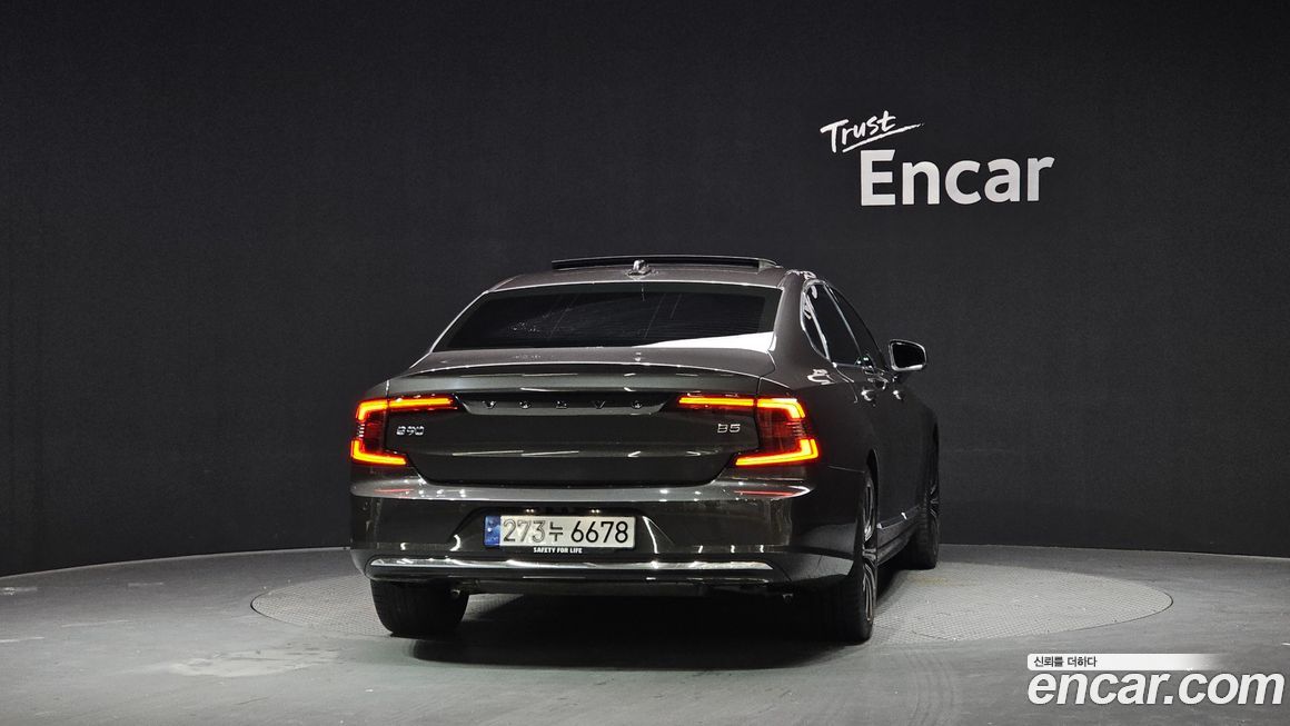 Volvo S90 2023