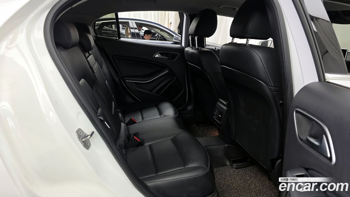 Mercedes-Benz GLA-Class 2019