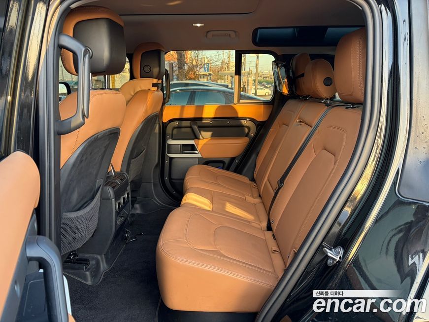 Land Rover Defender 2023