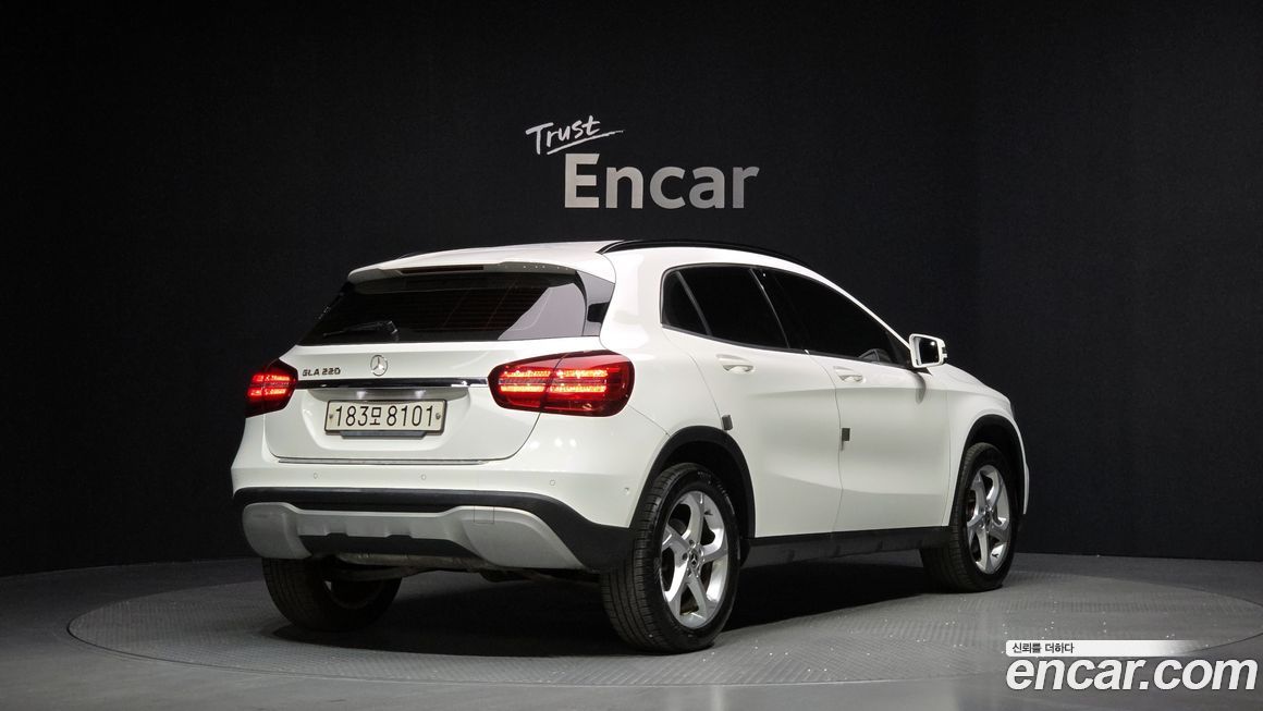Mercedes-Benz GLA-Class 2019