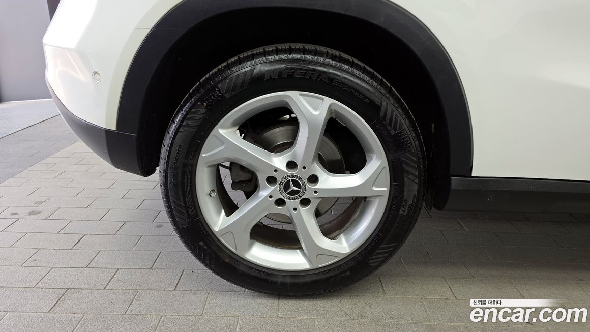 Mercedes-Benz GLA-Class 2019