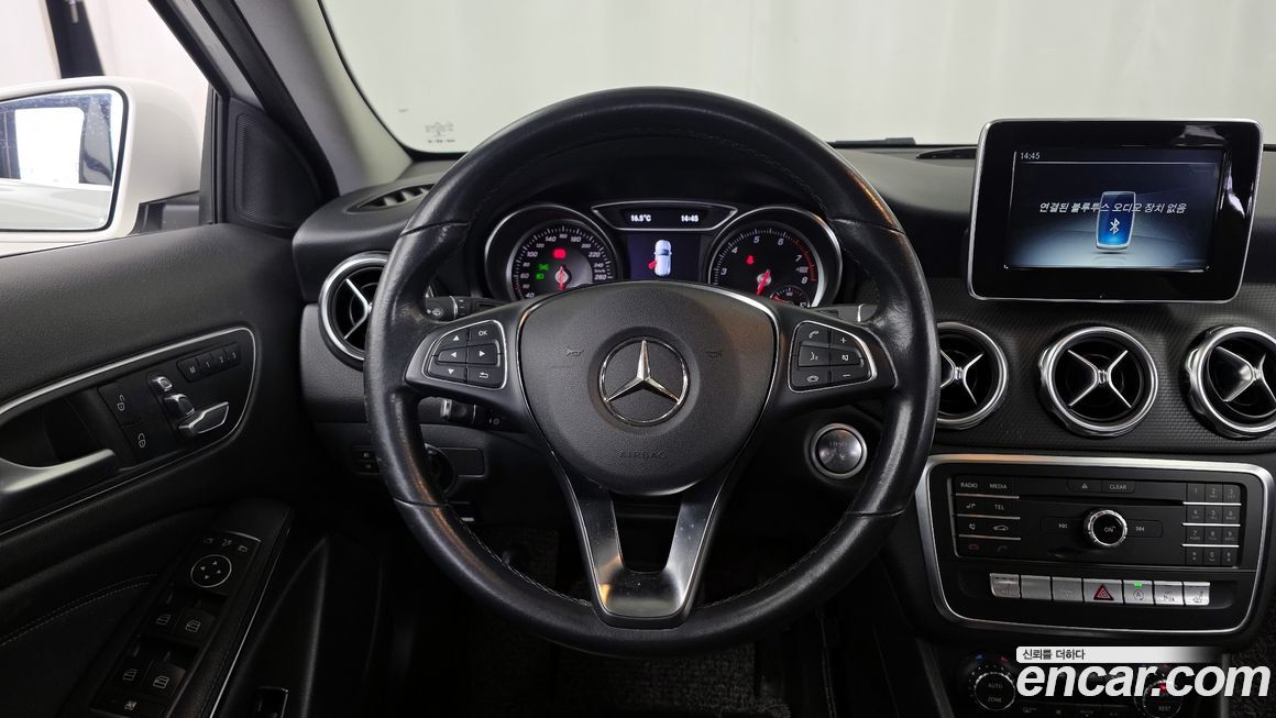Mercedes-Benz GLA-Class 2019