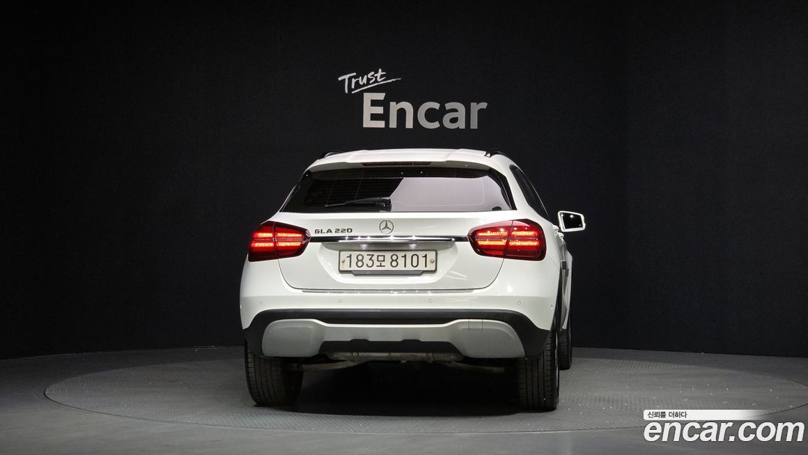 Mercedes-Benz GLA-Class 2019