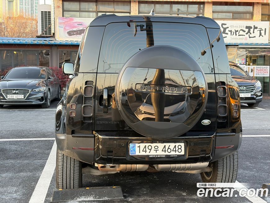 Land Rover Defender 2023