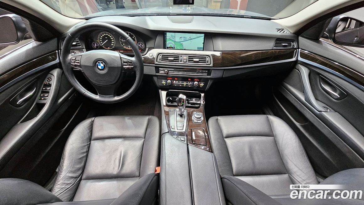 BMW 5-Series 2011