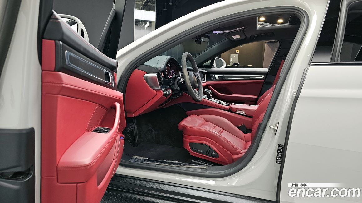 Porsche Panamera 2023