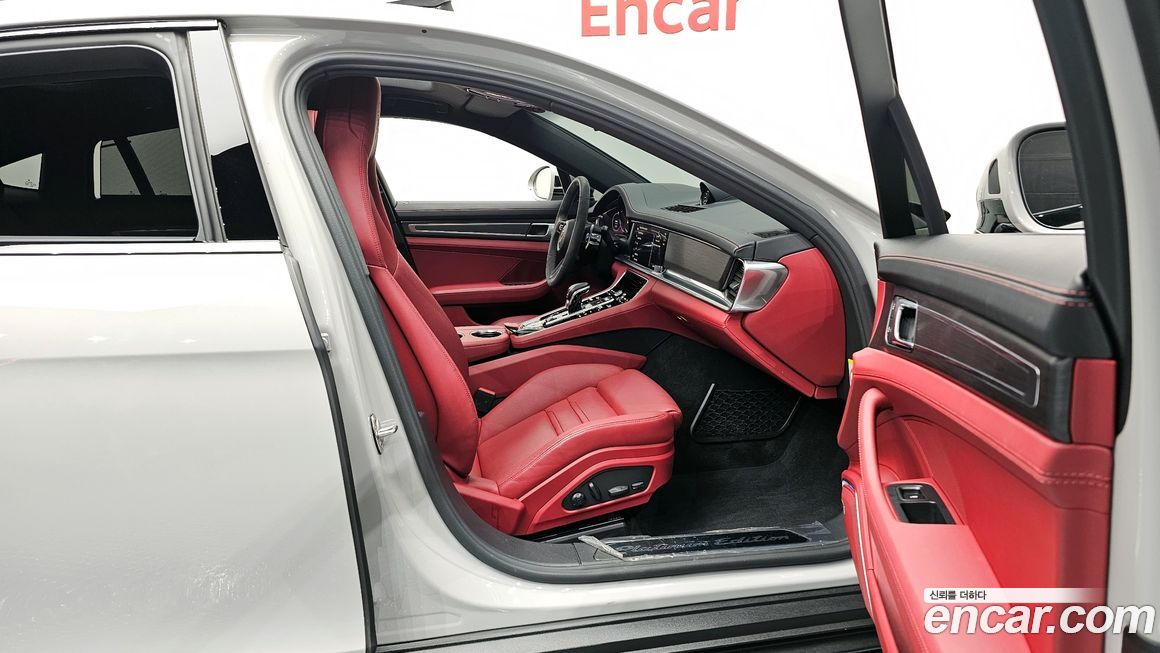 Porsche Panamera 2023