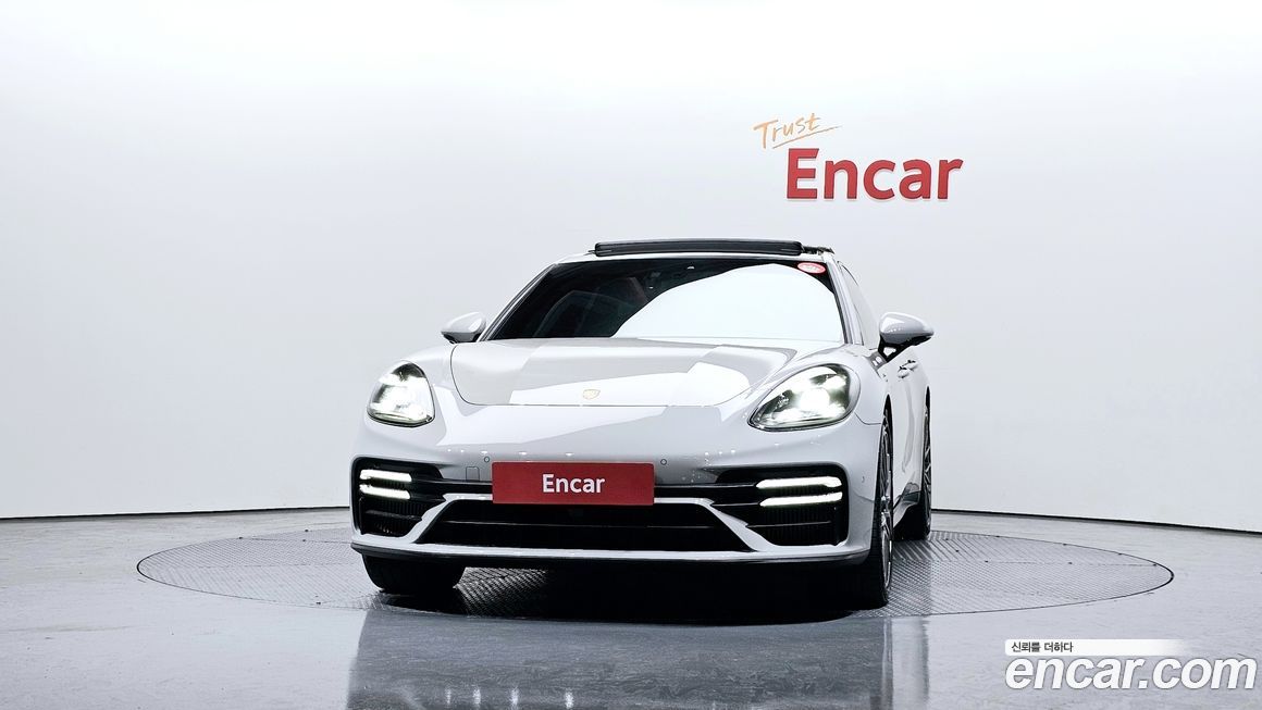 Porsche Panamera 2023