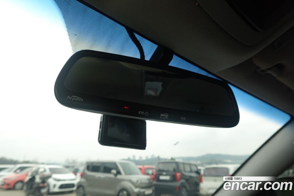Kia OPIRUS 2010