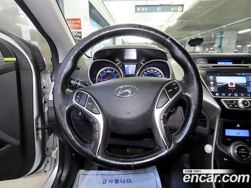 Hyundai AVANTE 2013