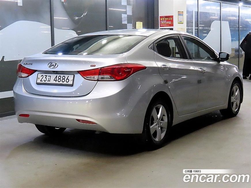 Hyundai AVANTE 2013