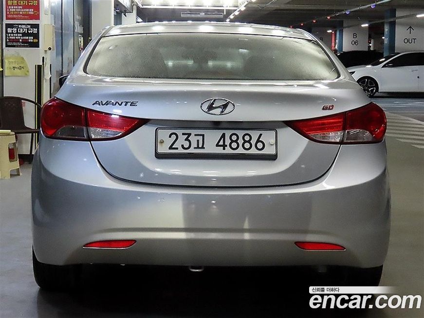 Hyundai AVANTE 2013