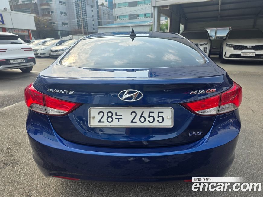Hyundai AVANTE 2012