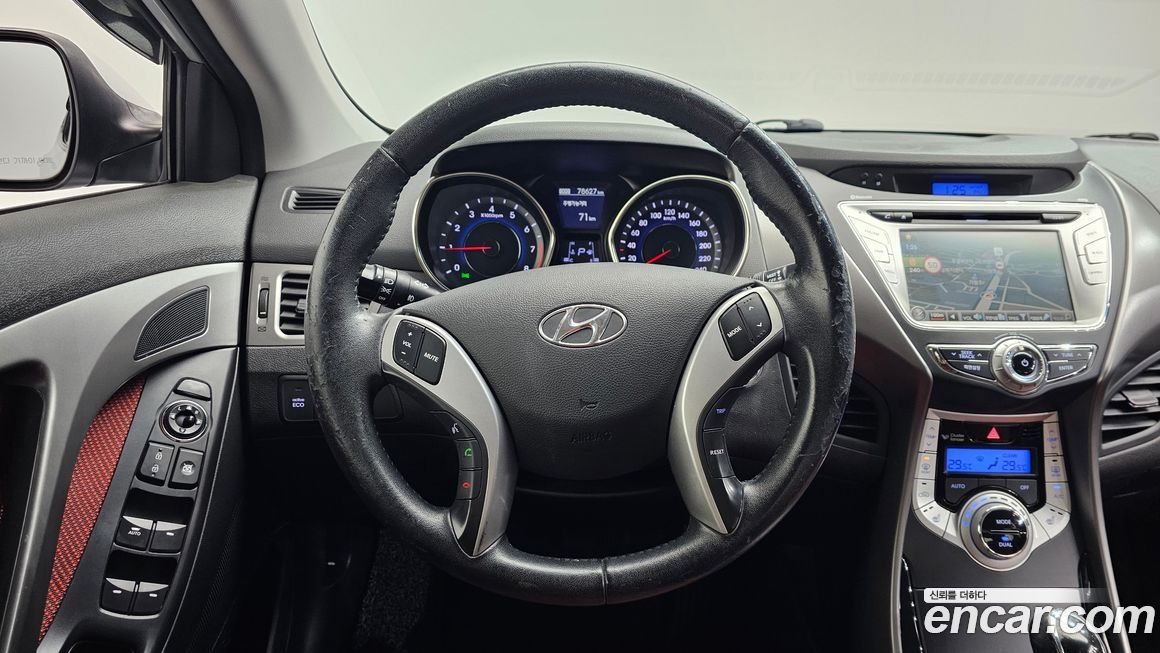 Hyundai AVANTE 2011