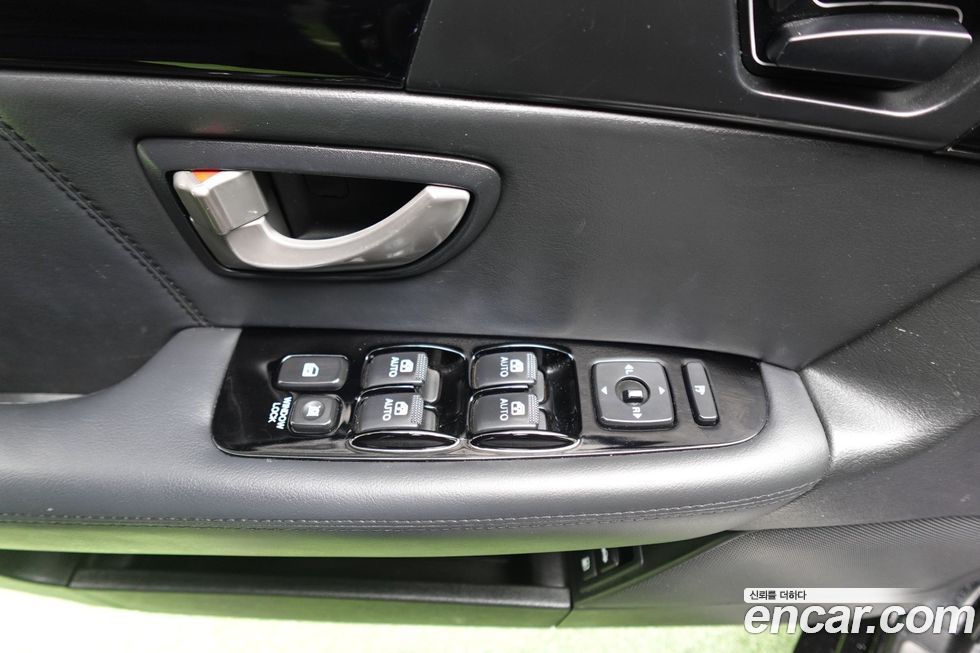 Kia OPIRUS 2010