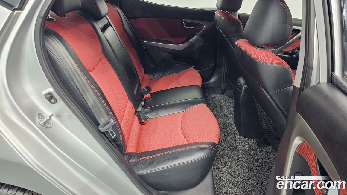 Hyundai AVANTE 2011