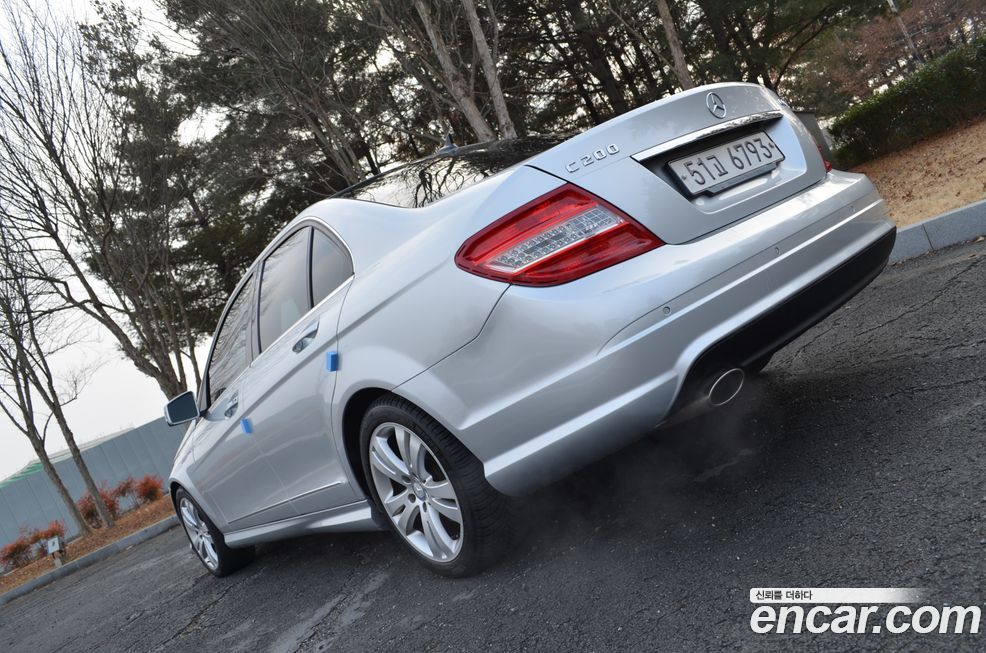 Mercedes-Benz C-Class 2011