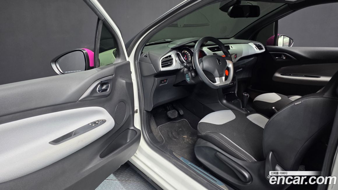 Citroen-DS DS3 2012