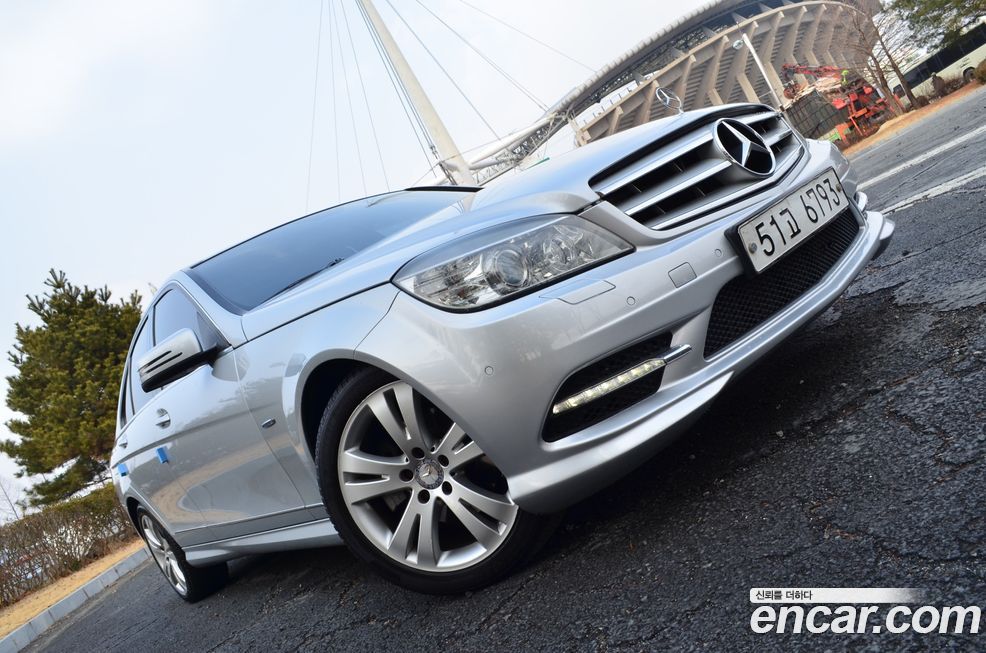 Mercedes-Benz C-Class 2011