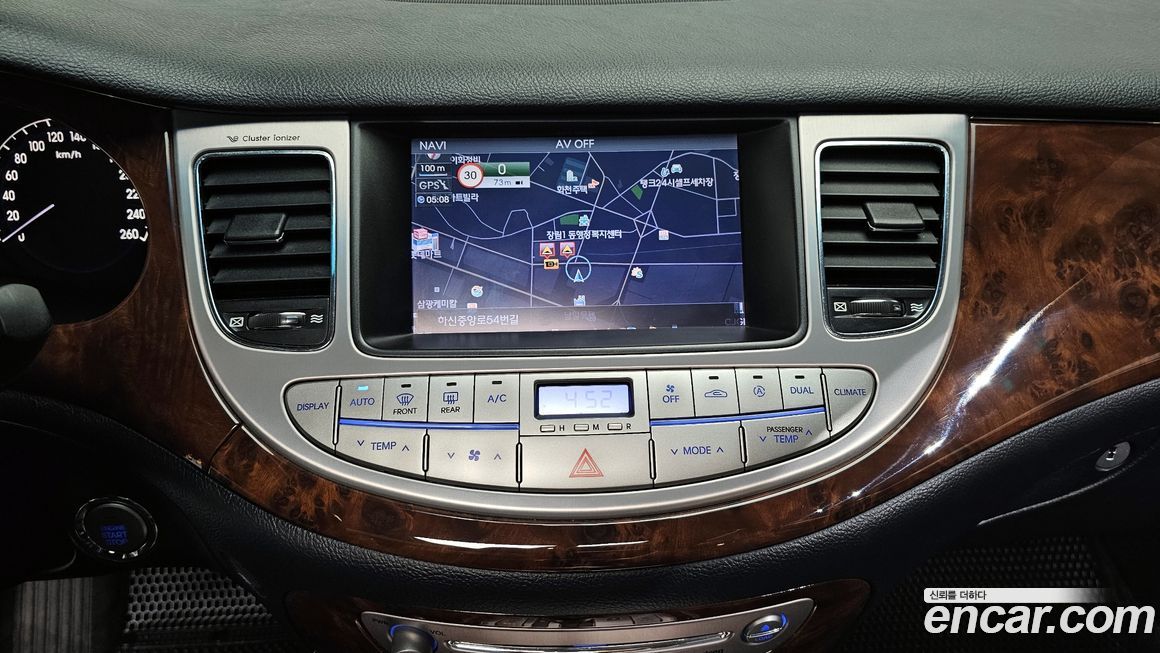 Hyundai Genesis 2008