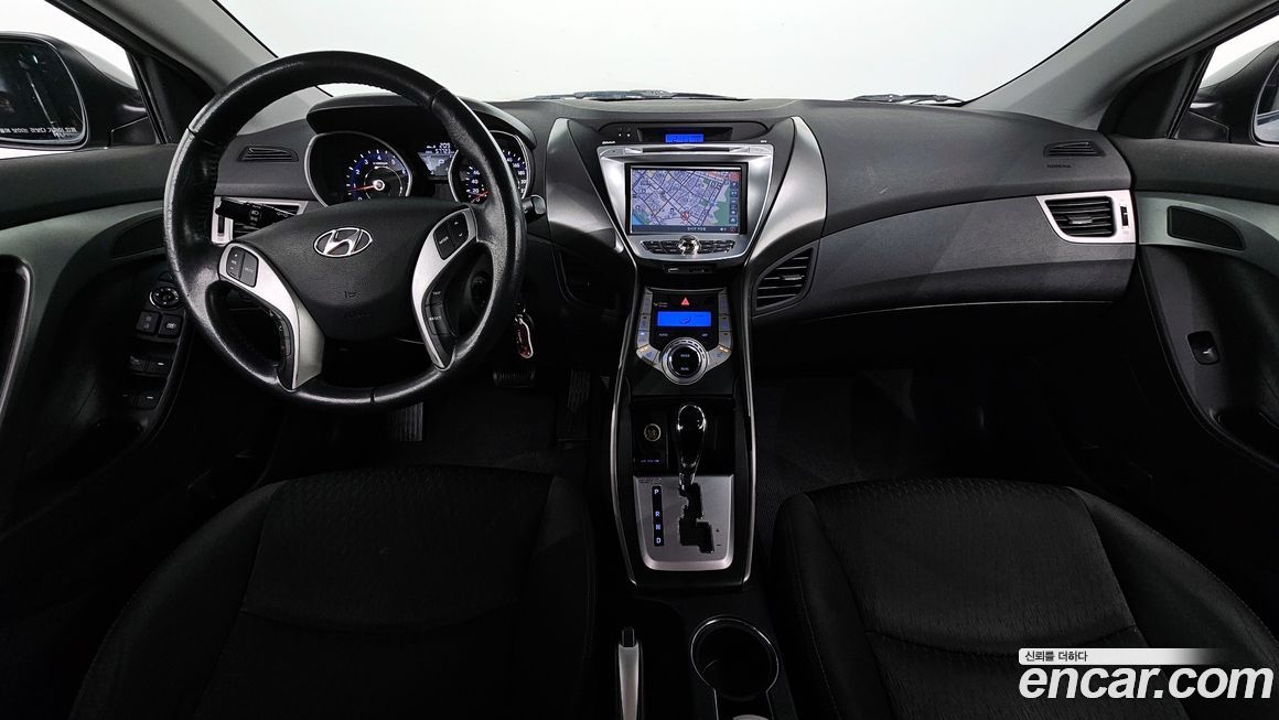 Hyundai AVANTE 2012