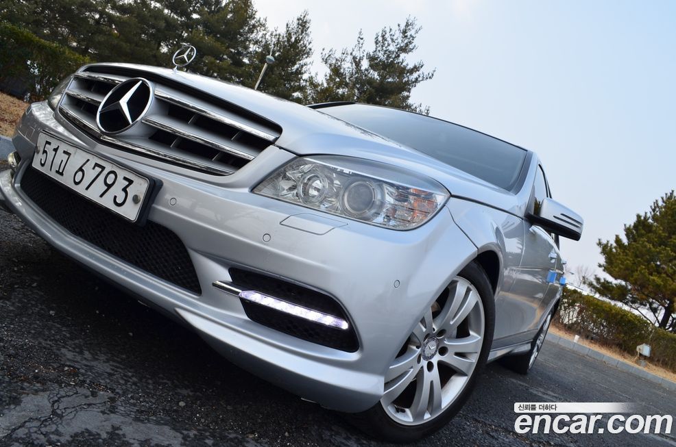 Mercedes-Benz C-Class 2011