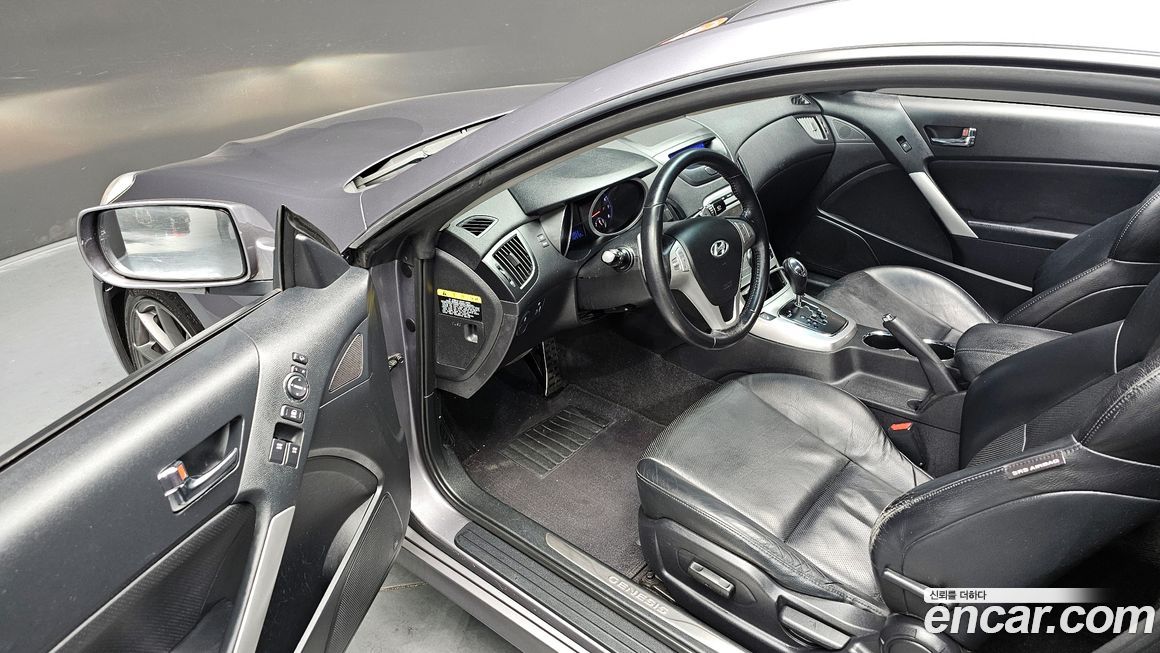 Hyundai Genesis 2010