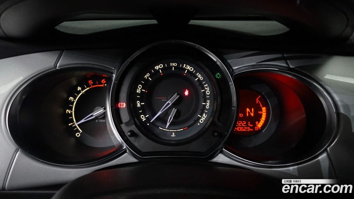 Citroen-DS DS3 2012