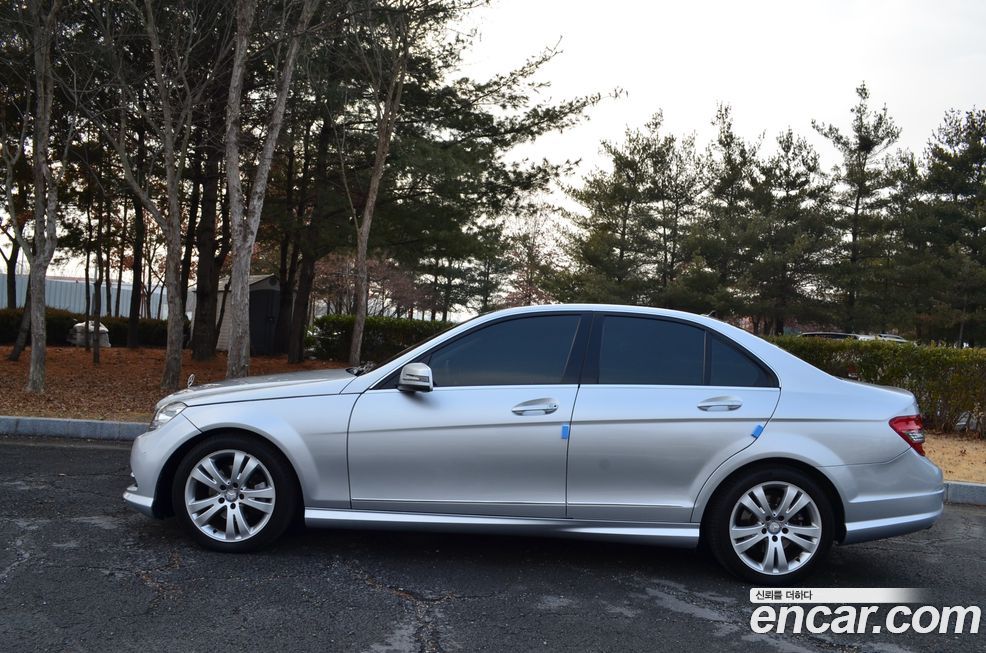 Mercedes-Benz C-Class 2011