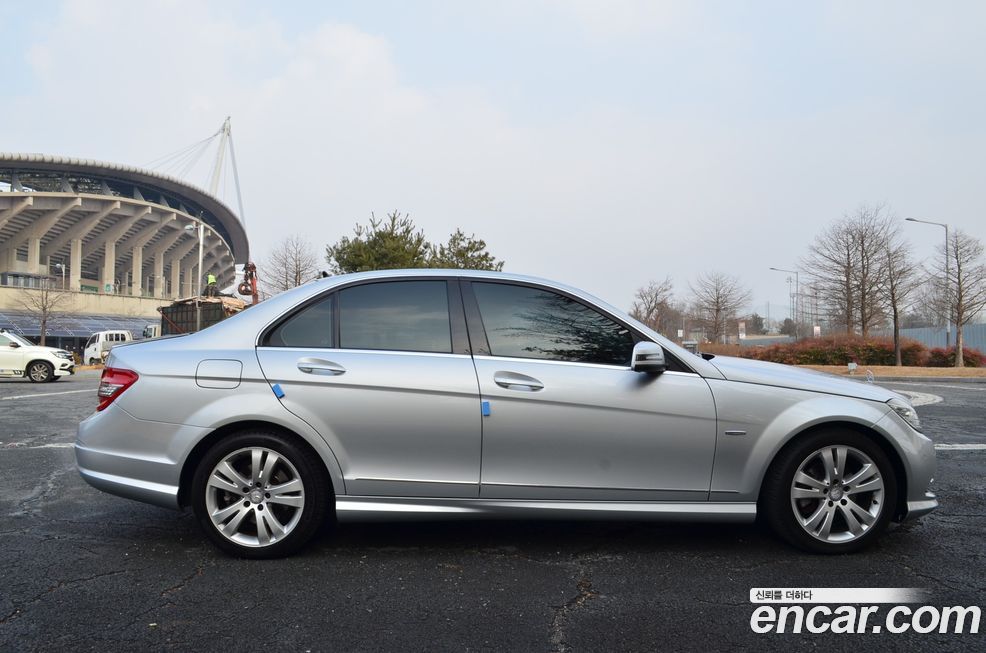 Mercedes-Benz C-Class 2011