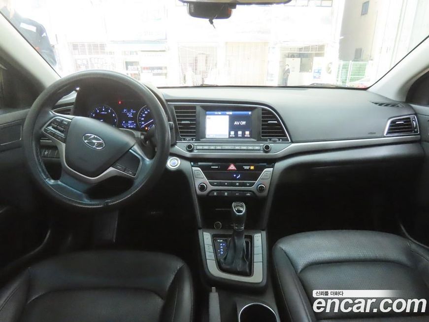 Hyundai AVANTE 2016