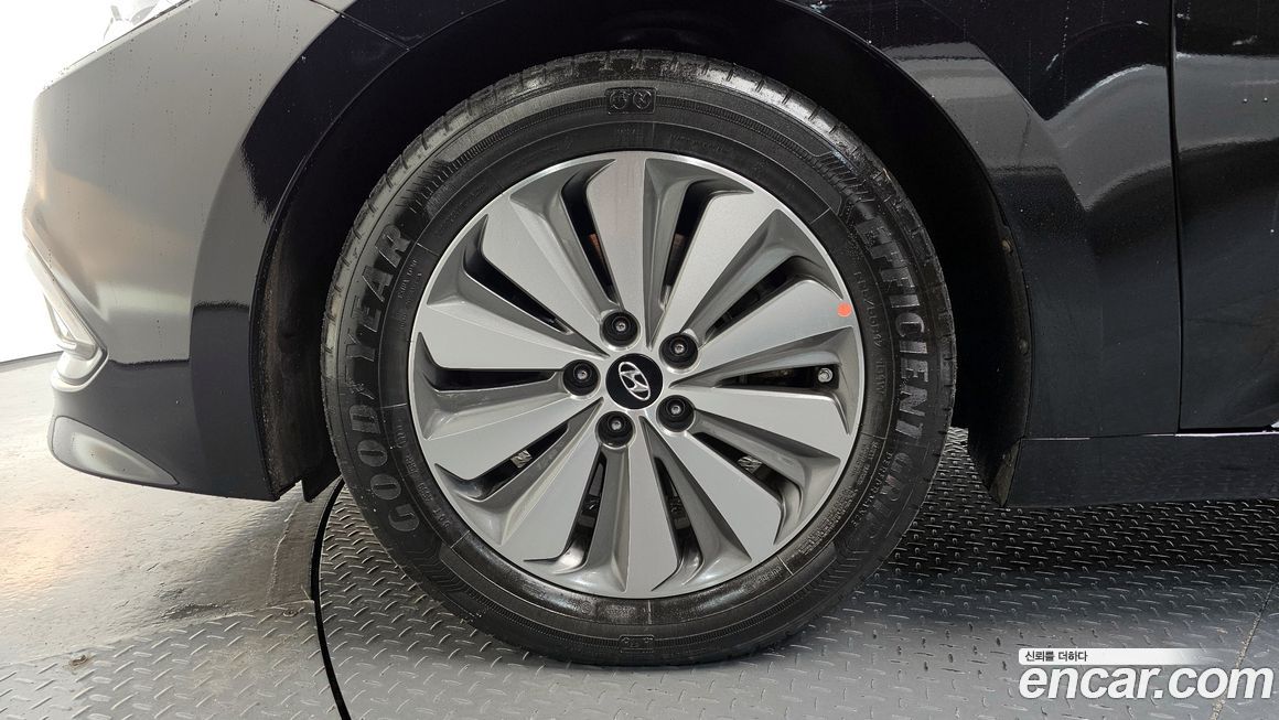 Hyundai Grandeur 2016