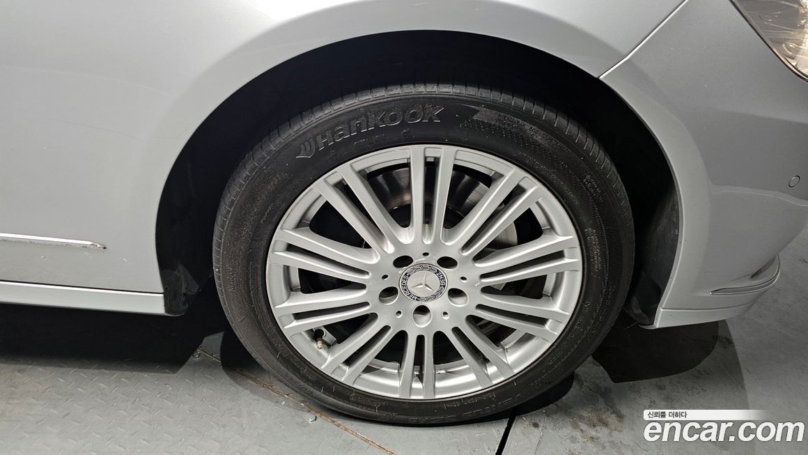 Mercedes-Benz E-Class 2010