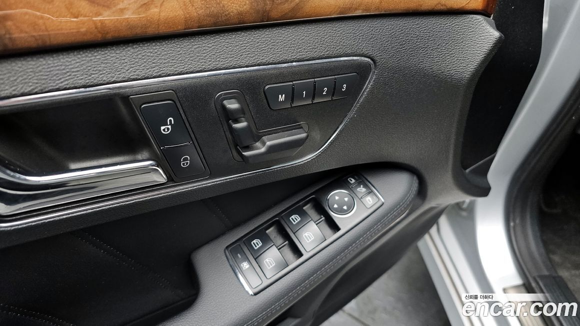 Mercedes-Benz E-Class 2010