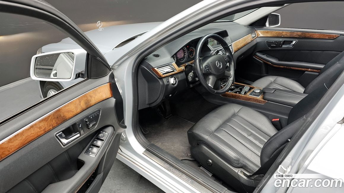 Mercedes-Benz E-Class 2010