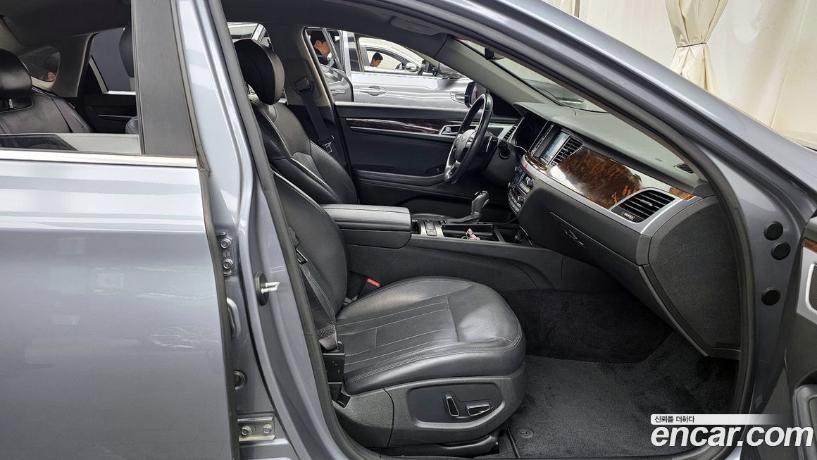 Hyundai Genesis 2014