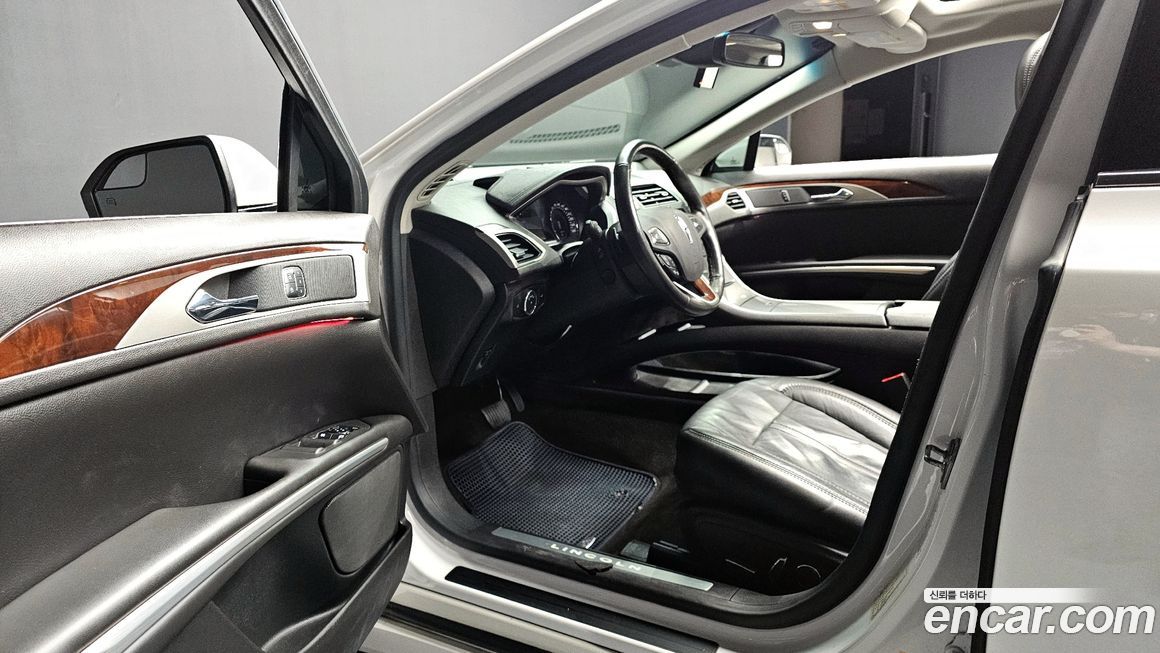 Lincoln MKZ 2014