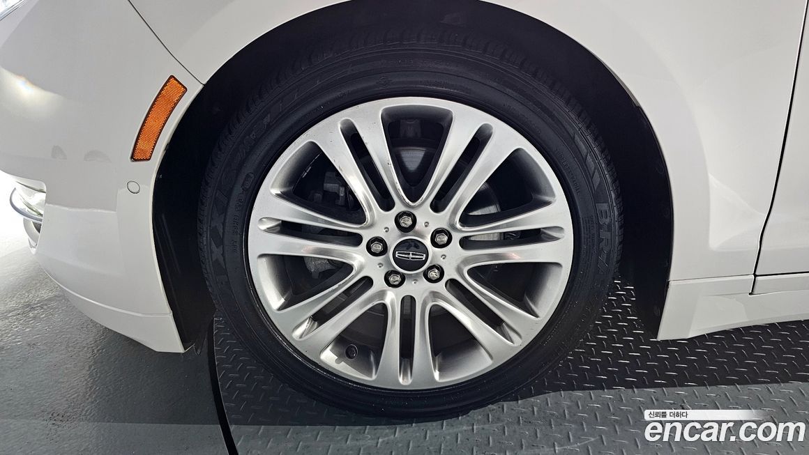 Lincoln MKZ 2014