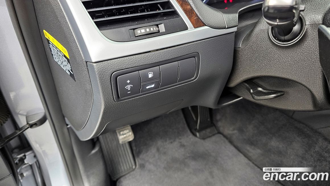 Hyundai Genesis 2014