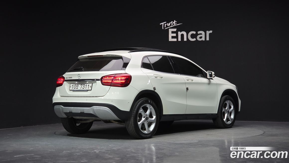 Mercedes-Benz GLA-Class 2018